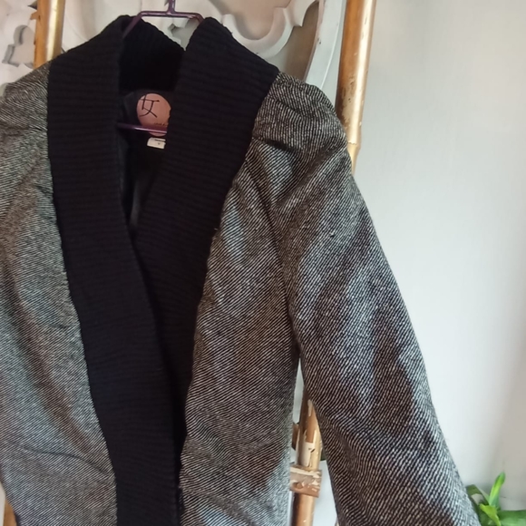 Checkered Korean Short Coat - Picture 14 of 17